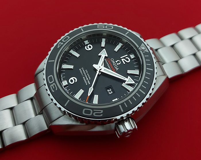 Omega seamaster 2025 planet ocean midsize